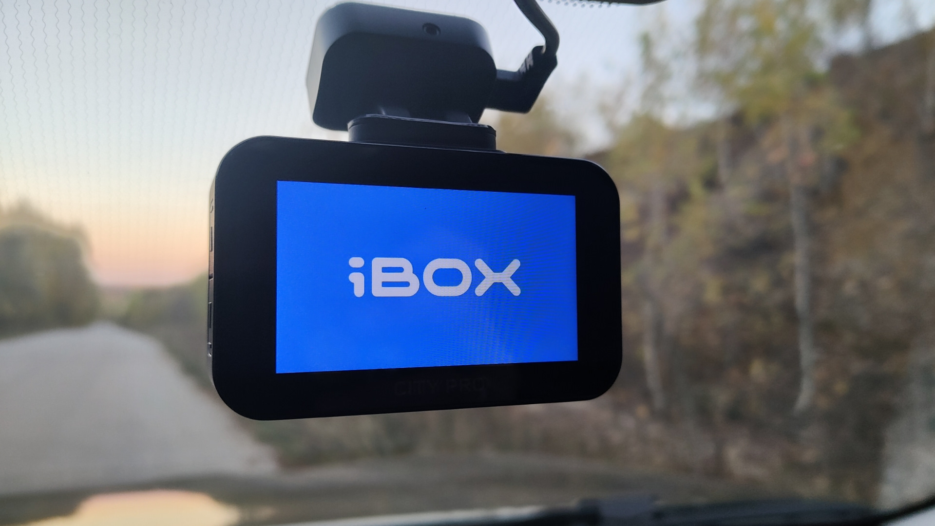 Установил за 2 минуты — впечатления от iBOX City Pro