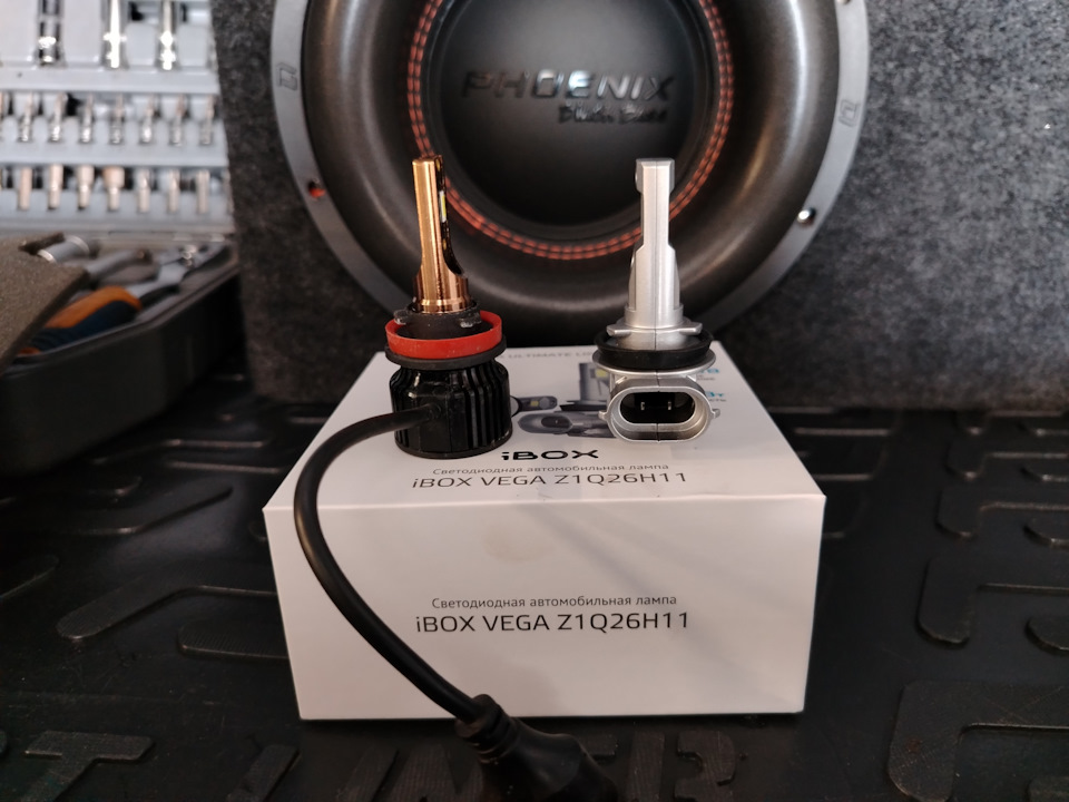 Меняем лампы в ПТФ на iBOX VEGA H11